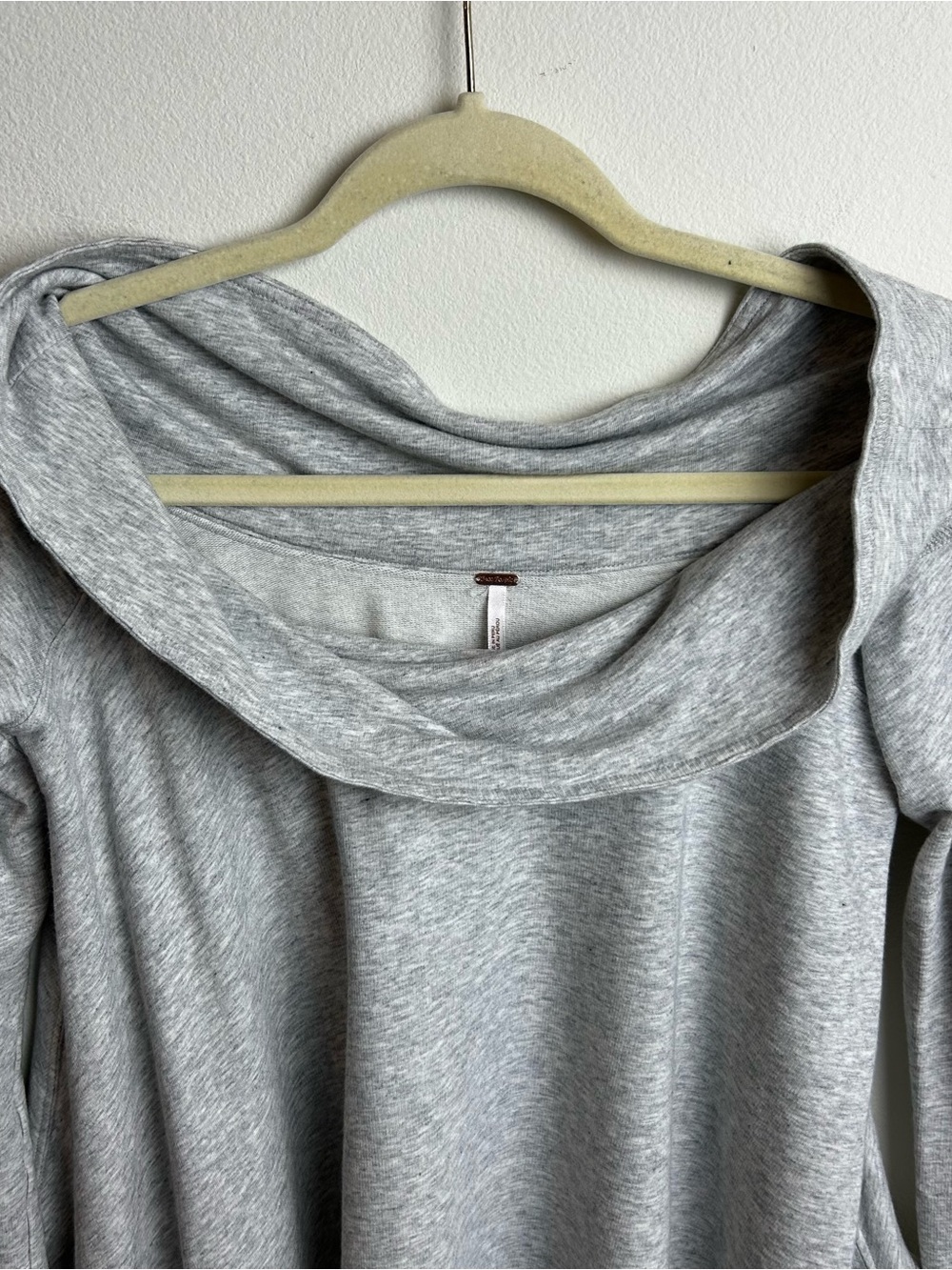 Free People off-the-shoulder boat neck soft Heather gray long sleeve size: S - Picture 2 of 11